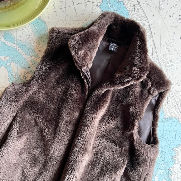 Brown Faux Fur New York & Co Vest - Picture 1 of 5